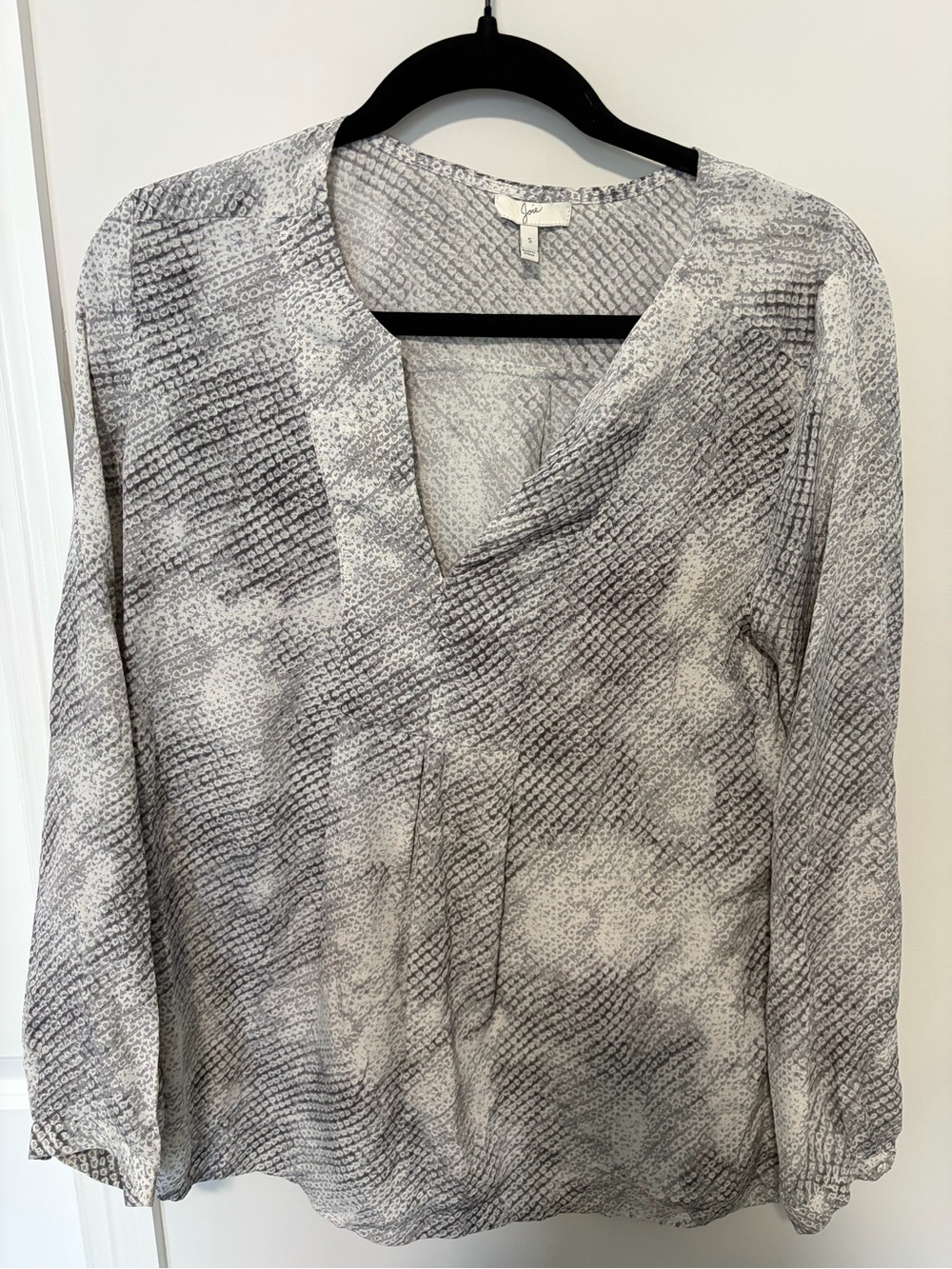 Joie Animal Print Blouse in Gray & White NJ